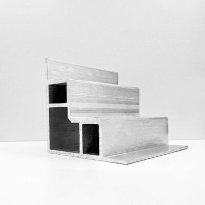 Corner profile